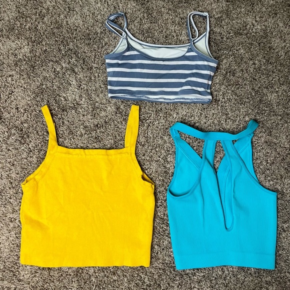 Women’s crop top lot of 3 / Two one size fits‎ all and One XS - Picture 2 of 10